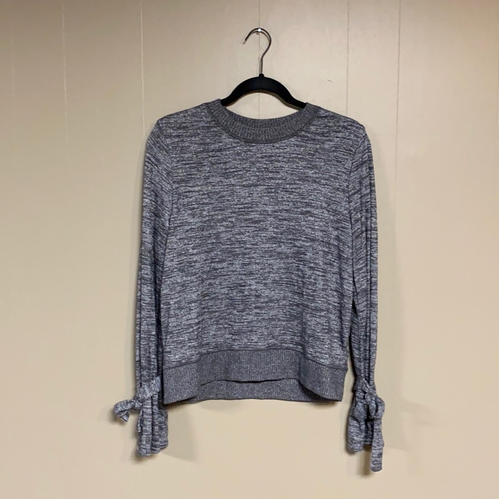 Abercrombie & Fitch tie wrist gray top size S